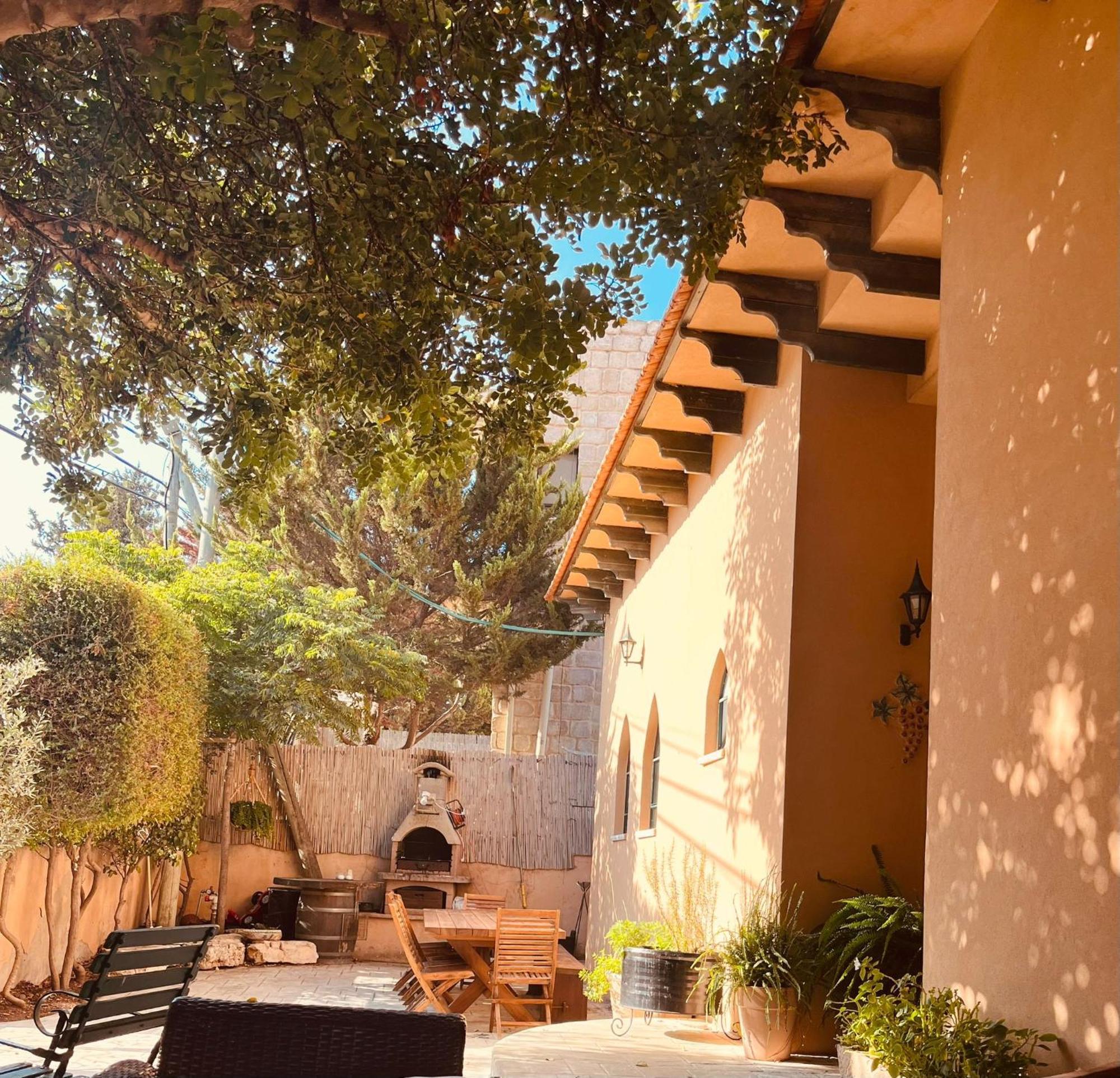 המייסדים Villa Zichron Ja’akow Kültér fotó